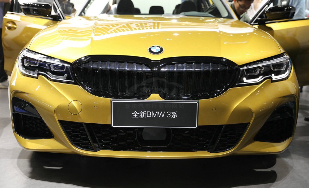 全新奔驰C级品牌溢价虚高 对比3系和A4L还有优势吗？