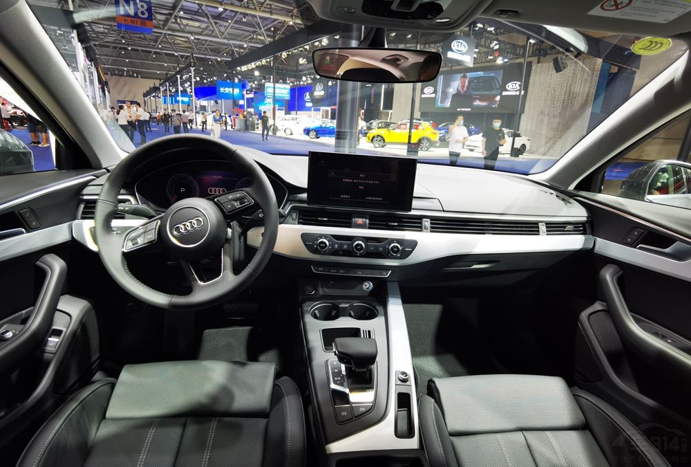 全新奔驰C级品牌溢价虚高 对比3系和A4L还有优势吗？