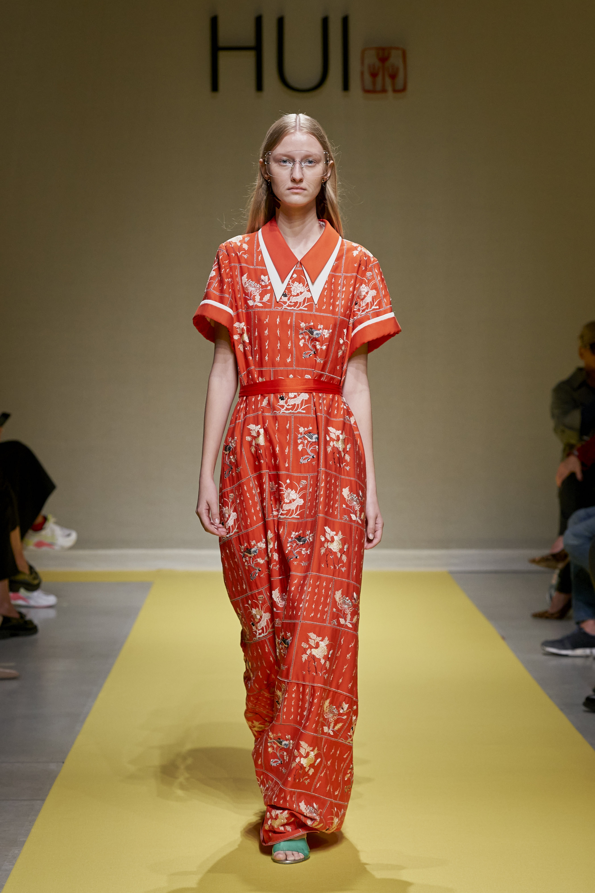 hui再度征战米兰时装周 一场密语的盛宴__财经头条