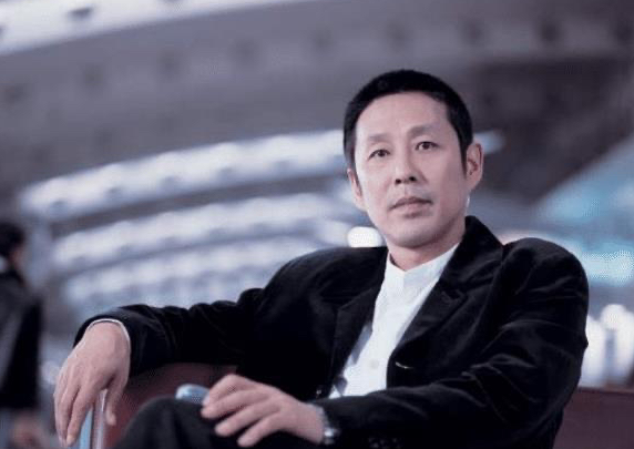 《我和我的父辈》陈道明首映现场开玩笑找“爸” 杜江黄轩举手“相认”休闲区蓝鸢梦想 - Www.slyday.coM