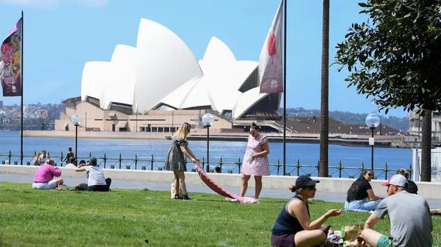 1839例！新州死亡人数暴涨！近40人死前接种2剂疫苗！联邦政府宣布：削减封城补贴，这些华人受影响休闲区蓝鸢梦想 - Www.slyday.coM