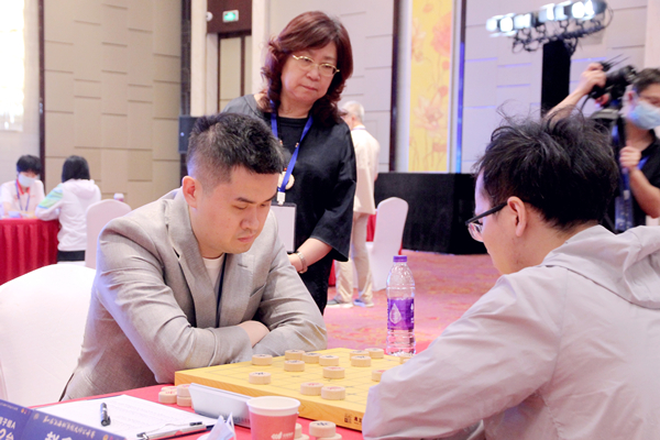 水平非常高 主办方供图(下同)棋枰展无穷魅力曹岩磊的夺冠之路可谓