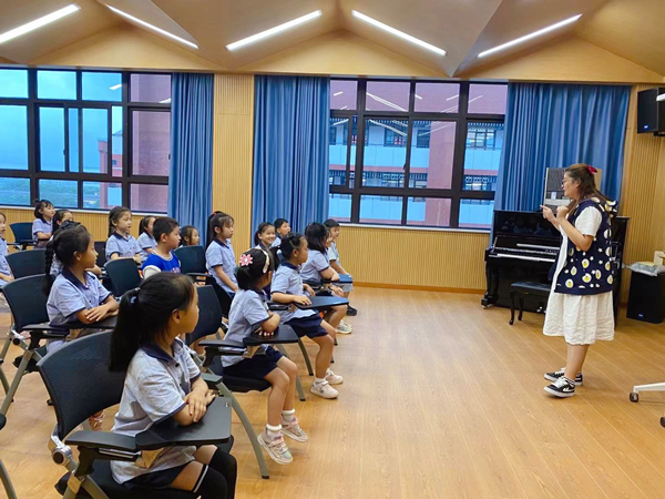 上海小学生为何都爱上了“330”？“双减”之后，小荧星推出新服务休闲区蓝鸢梦想 - Www.slyday.coM