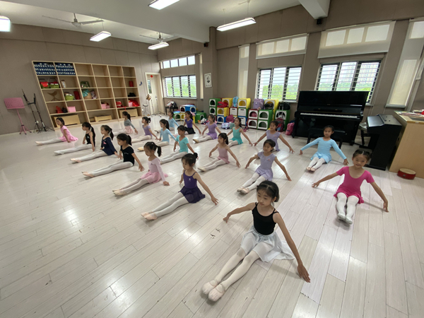 上海小学生为何都爱上了“330”？“双减”之后，小荧星推出新服务休闲区蓝鸢梦想 - Www.slyday.coM