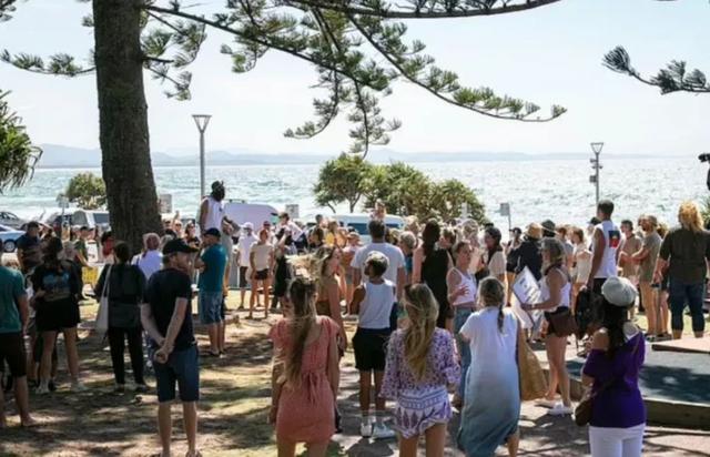 1839例！新州死亡人数暴涨！近40人死前接种2剂疫苗！联邦政府宣布：削减封城补贴，这些华人受影响休闲区蓝鸢梦想 - Www.slyday.coM