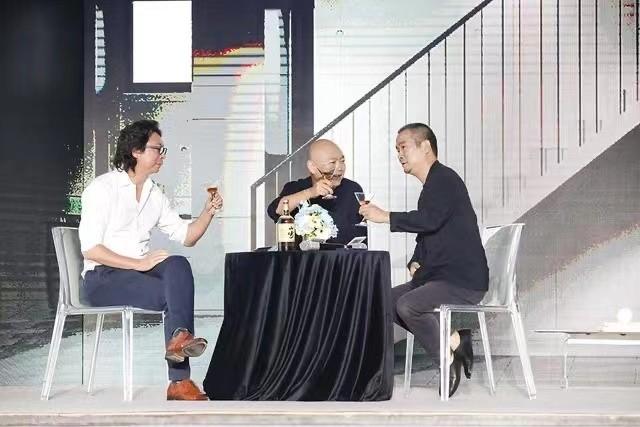 安藤忠雄 诗之礼堂 发布 许知远现场开启 神秘盒子 建筑 新浪新闻