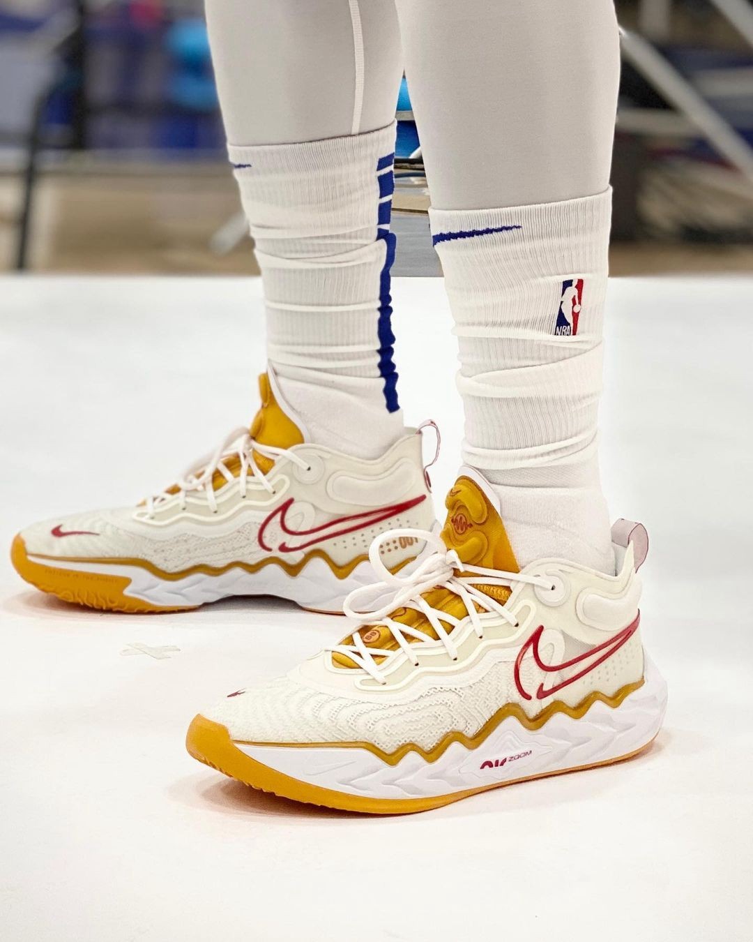 詹姆斯亲自上脚全新大灌篮lebron19实物首次曝光