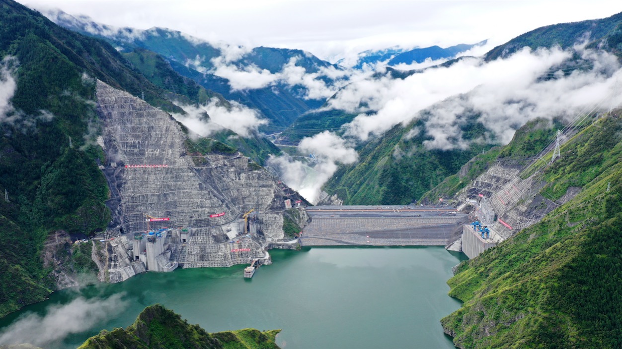 雅砻江两河口水电站大坝上游