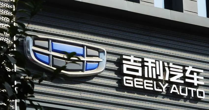 在收购沃尔沃后,吉利的技术实力上了一个大台阶,8 月汽车销量更是自主