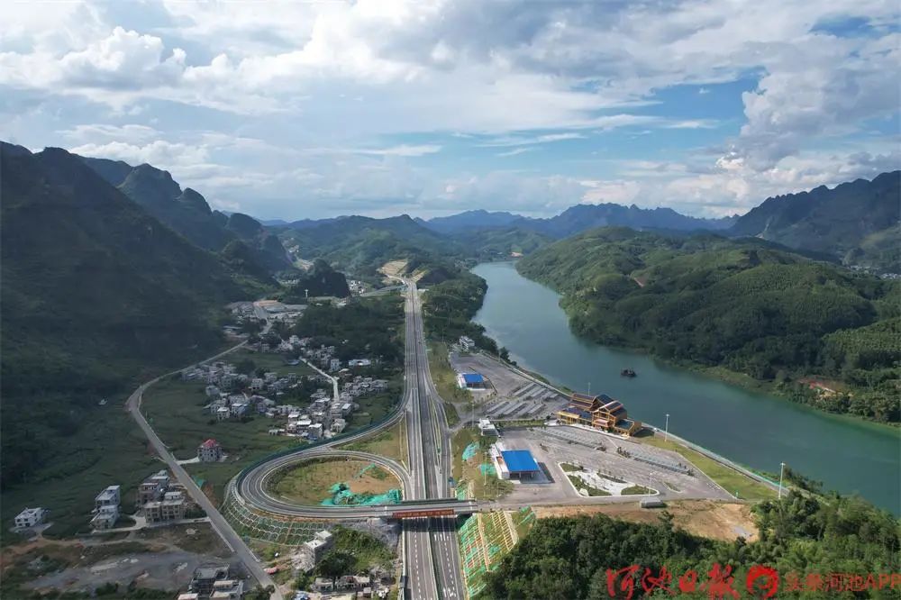 车程缩短一半小车通行费93元都巴高速全线通车