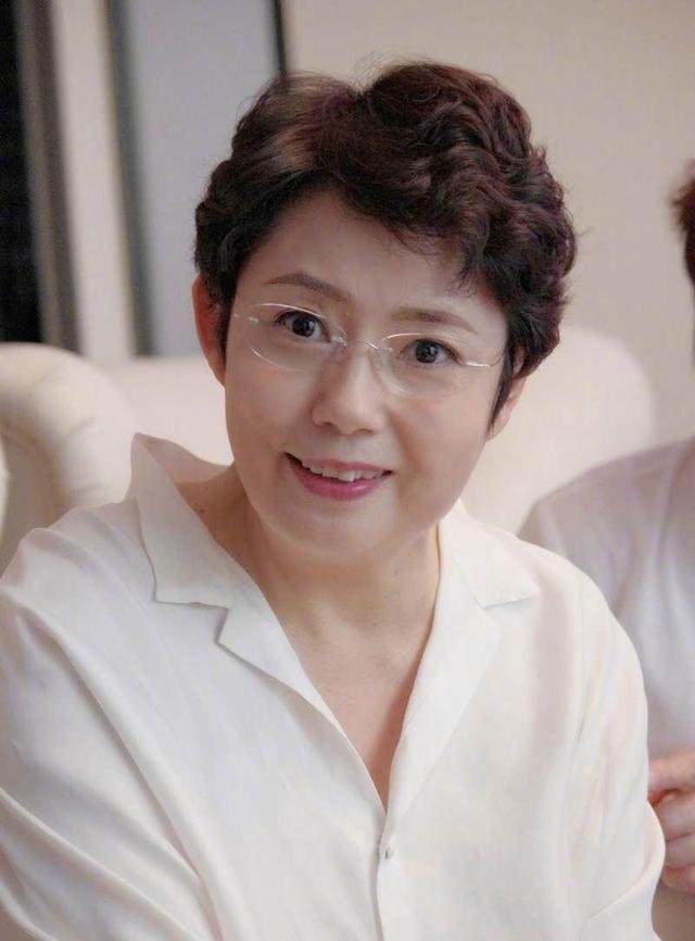 演唱87版《红楼梦》歌曲大红大紫之后,陈力为什么突然离开歌坛?