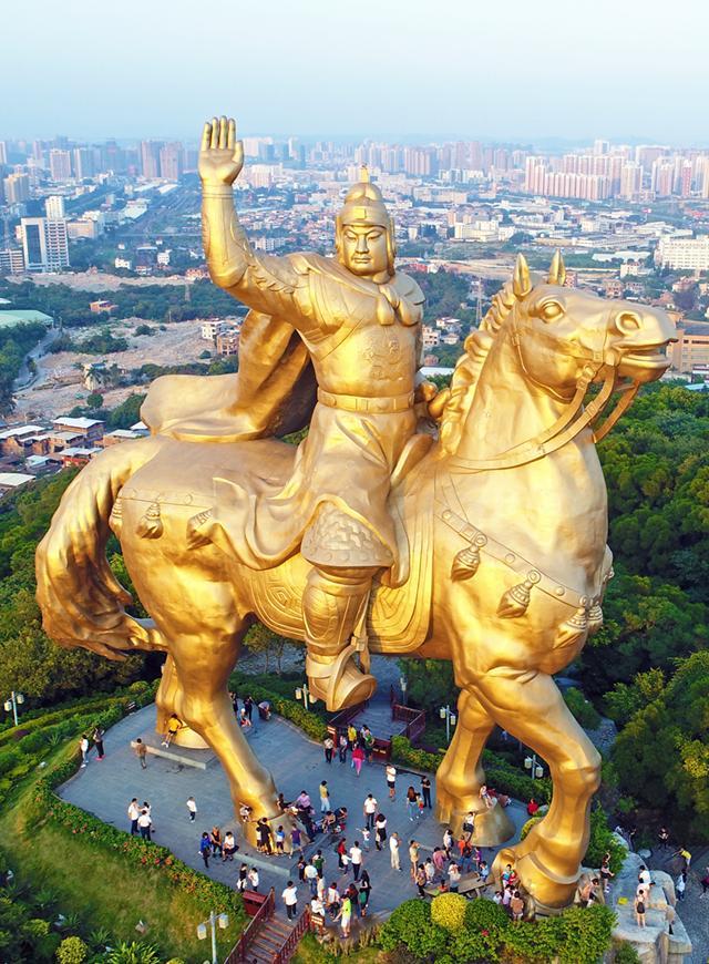 影像泉州:大坪山郑成功雕像|泉州市_新浪新闻