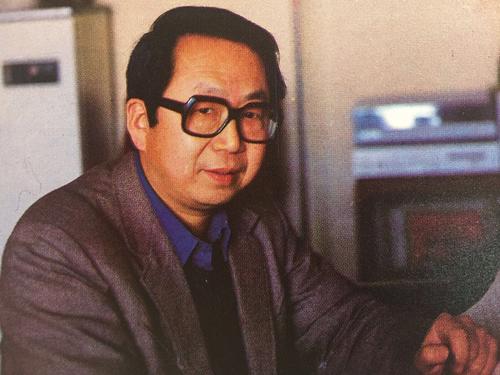 那时候作曲家王立平正好在长春出差,偶然间看到陈力的演唱,就跑到一起