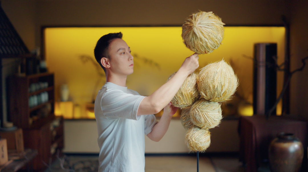 90后男生创新传统手艺到成都郊野用花草展现生命的激情