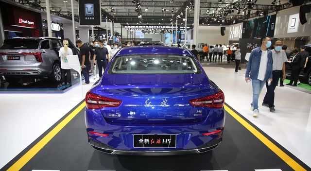 天津车展：实拍2022款红旗H5,最高配1.8T引擎!休闲区蓝鸢梦想 - Www.slyday.coM