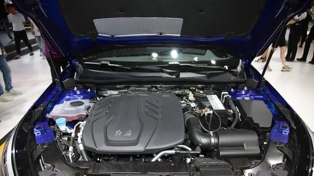 天津车展：实拍2022款红旗H5,最高配1.8T引擎!休闲区蓝鸢梦想 - Www.slyday.coM