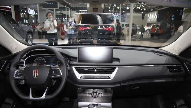 天津车展：实拍2022款红旗H5,最高配1.8T引擎!休闲区蓝鸢梦想 - Www.slyday.coM