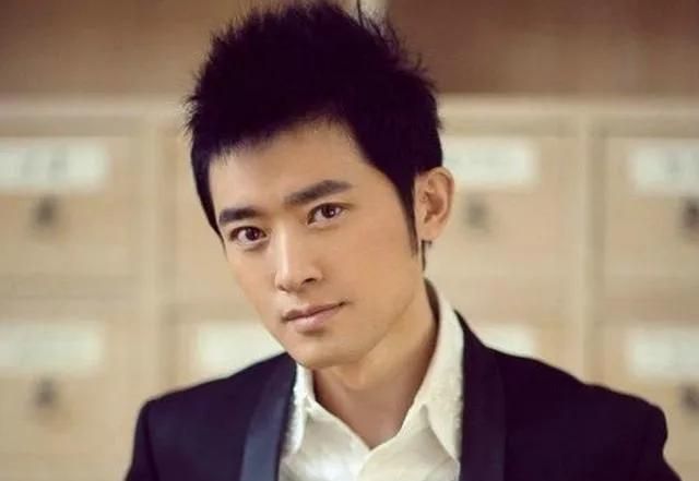 娱乐圈身家排行榜_明星身价排行榜前五名,成龙垫底,刘德华100亿居第二名(2)