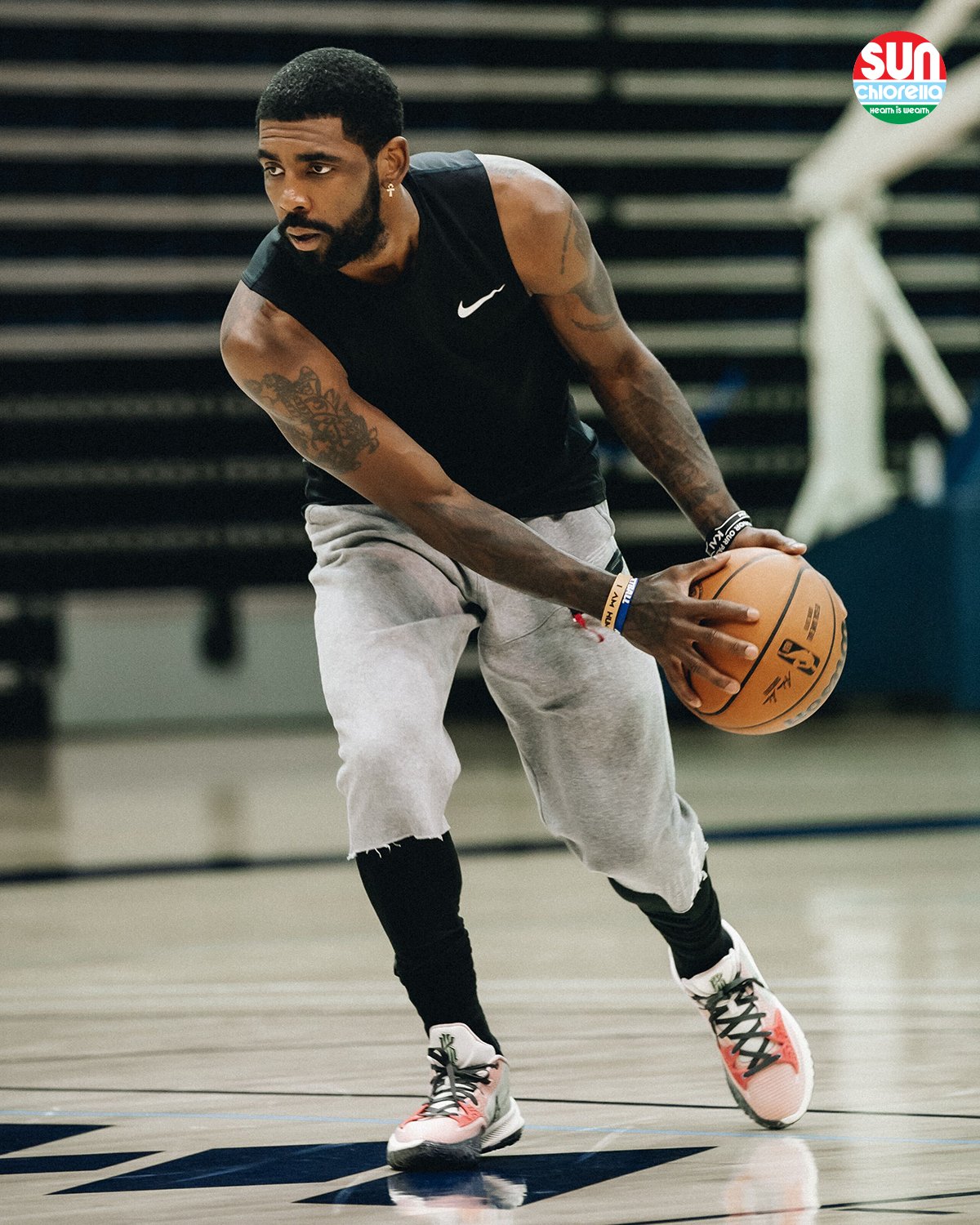 篮网训练欧文也亮相,疫苗事件致他风评下滑?