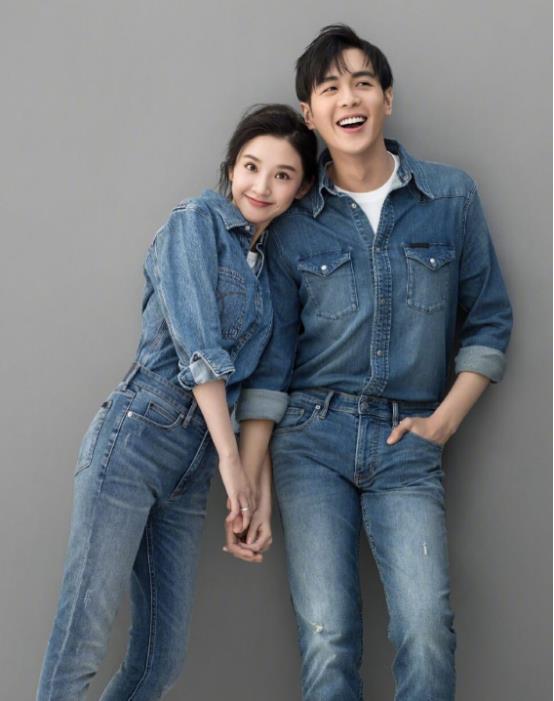 《脱口秀大会4》又杀疯了,张若昀帅气开场,大老师大喊:冠军休闲区蓝鸢梦想 - Www.slyday.coM 《脱口秀大会4》又杀疯了,张若昀帅气开场,大老师大喊:冠军休闲区蓝鸢梦想 - Www.slyday.coM