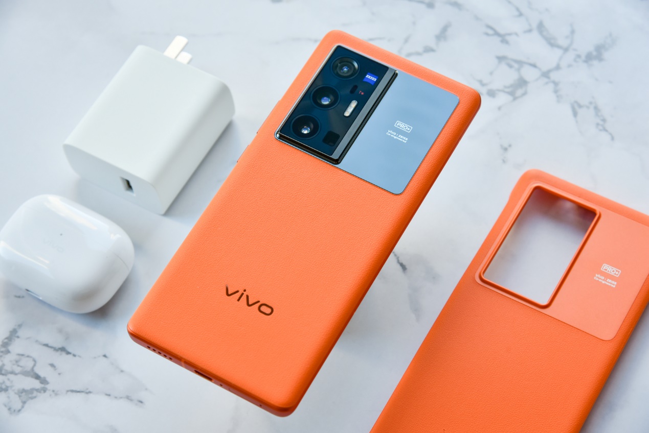 vivo x70 pro 快到碗里来,顶级旗舰发力冲击高端,拍照能打吗?