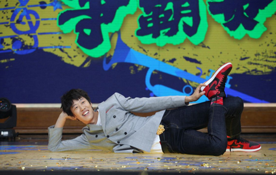 张国伟的复出可能是个笑话综艺心放不下骨折不忘继续玩杂活