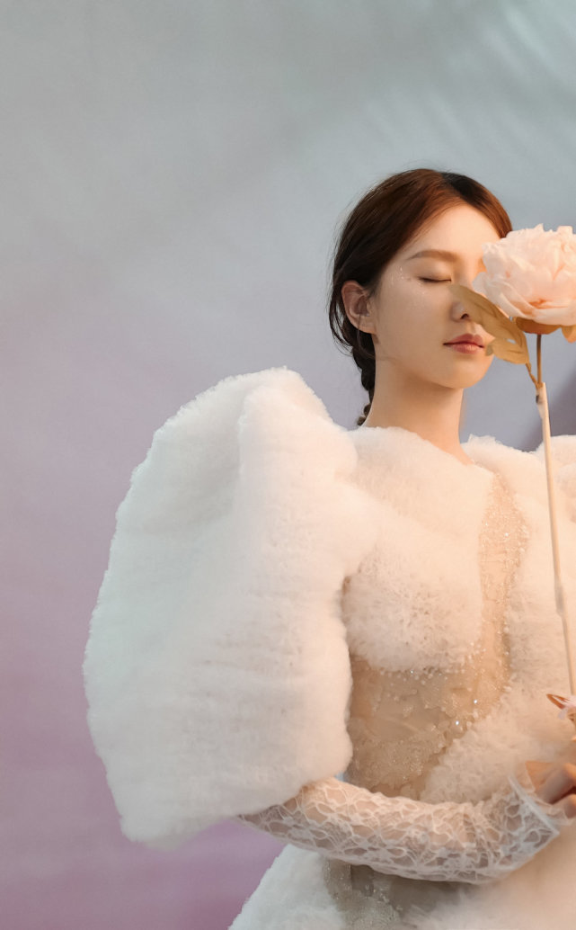 戴偌大花束美成花魁, 比结婚都还要美|刘诗诗|花仙子|美感_新浪新闻