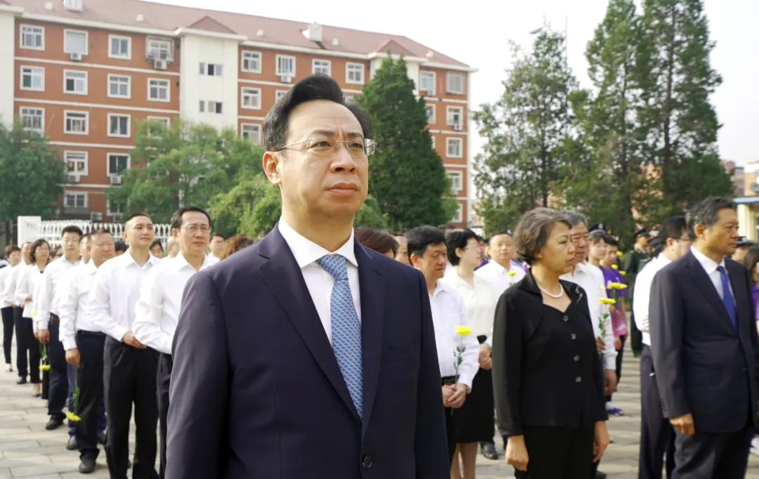 国家烈士纪念日休闲区蓝鸢梦想 - Www.slyday.coM