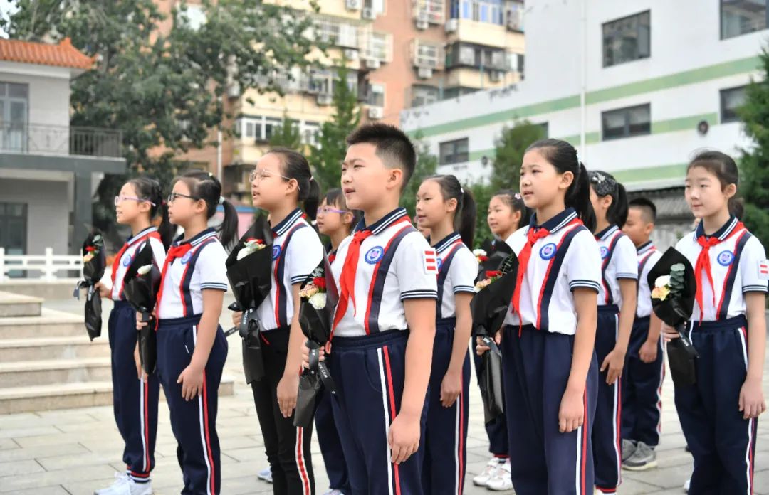 国家烈士纪念日休闲区蓝鸢梦想 - Www.slyday.coM