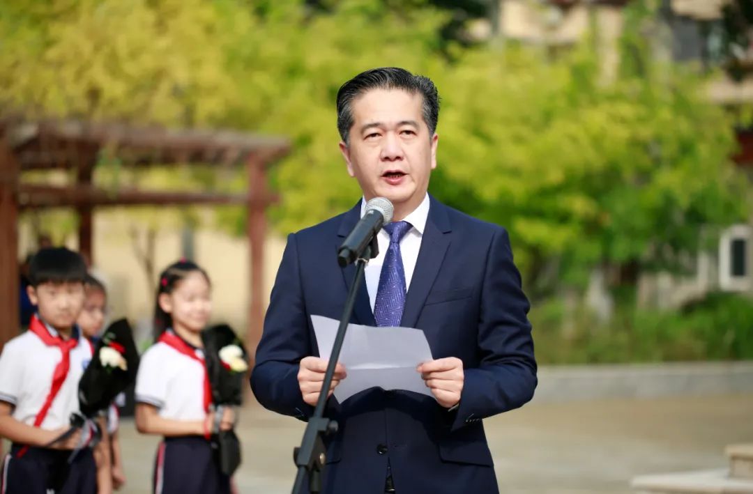 国家烈士纪念日休闲区蓝鸢梦想 - Www.slyday.coM