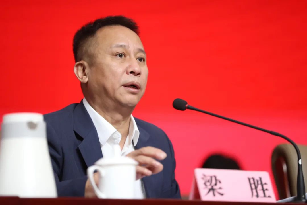 站在新起点听管委会主任梁胜说如何办好人民满意的教育