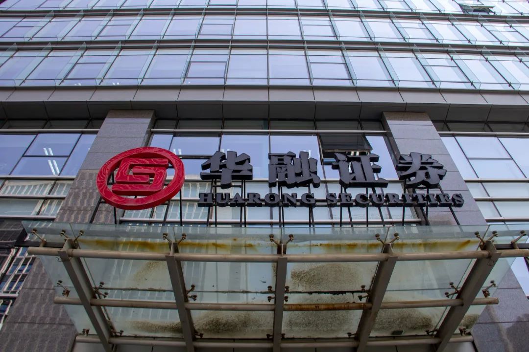 昨夜今晨发生了什么yimagazine