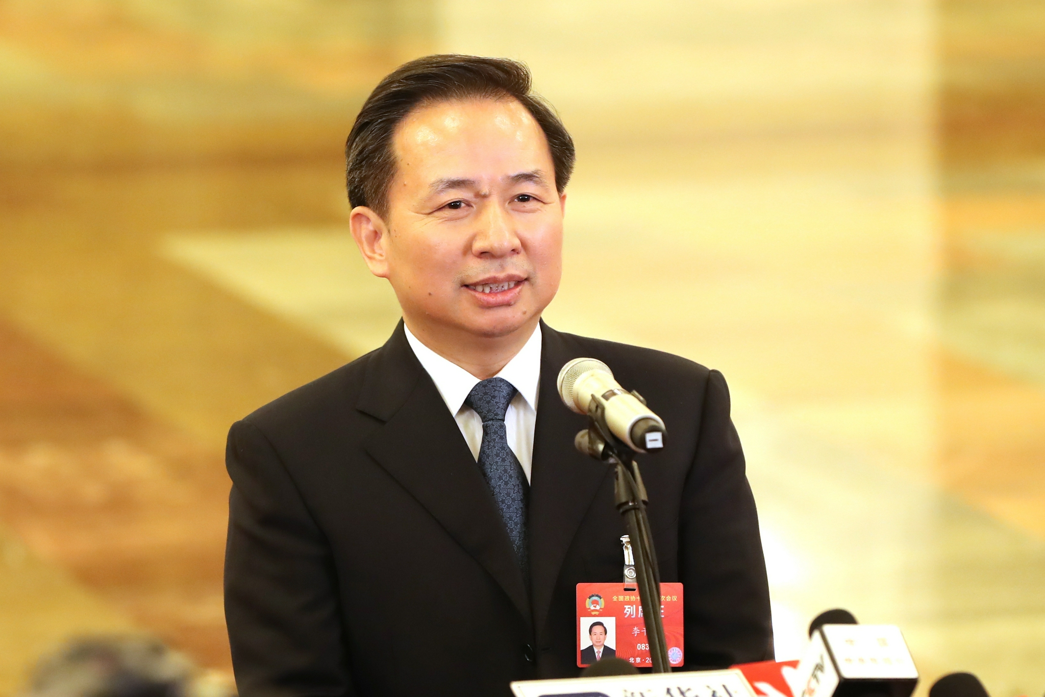 李干杰当选山东省人大常委会主任周乃翔当选山东省省长