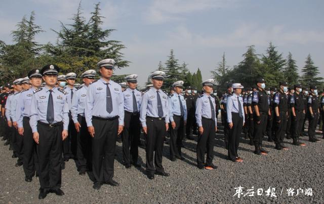 枣庄市举行烈士纪念日向人民英雄敬献花篮仪式休闲区蓝鸢梦想 - Www.slyday.coM