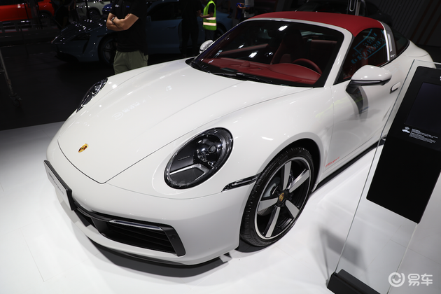 2021天津车展:实拍图解保时捷911 targa 4