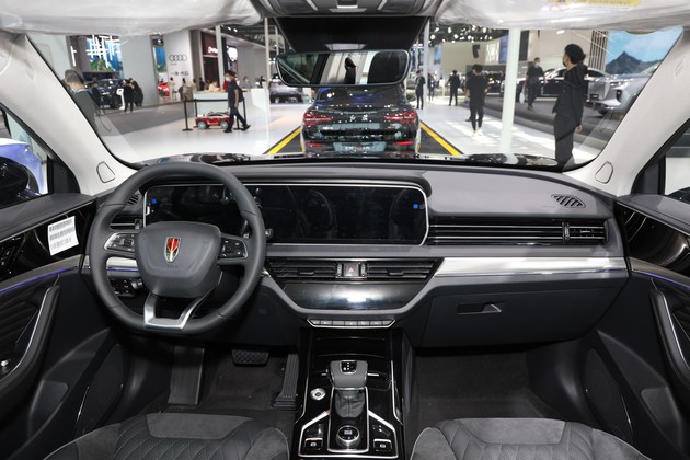 2021天津车展抢先实拍新款红旗hs5