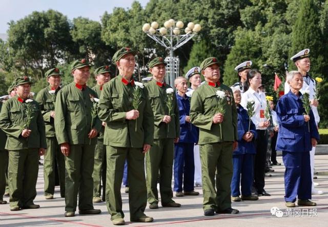 我市隆重举行向英雄烈士敬献花篮活动 张家胜李军杰张社教洪再林参加并瞻仰烈士纪念碑休闲区蓝鸢梦想 - Www.slyday.coM