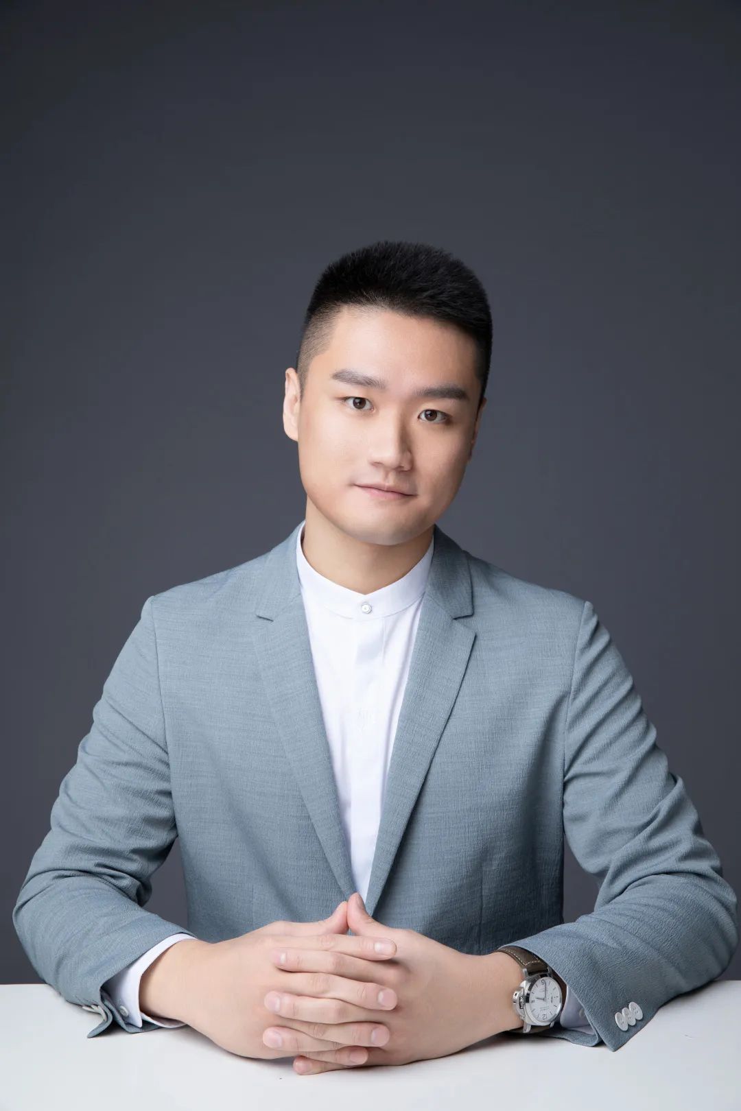 彬杰,融媒体双创栏目主持人,对整个重庆创业圈(企业圈)有着深度了解