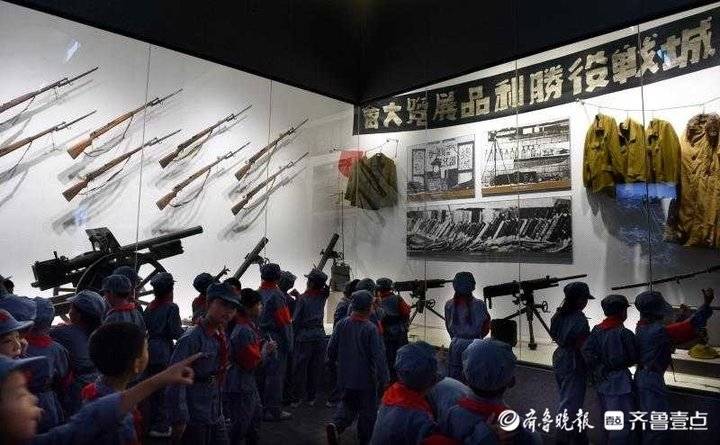 烈士纪念日郯城小学生缅怀革命先烈休闲区蓝鸢梦想 - Www.slyday.coM