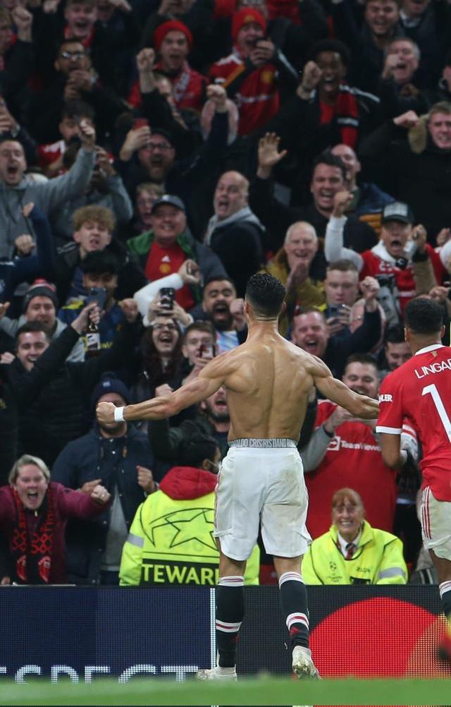 读秒绝杀后C罗脱衣秀肌肉，梦剧场7万球迷狂欢，29天第2次休闲区蓝鸢梦想 - Www.slyday.coM