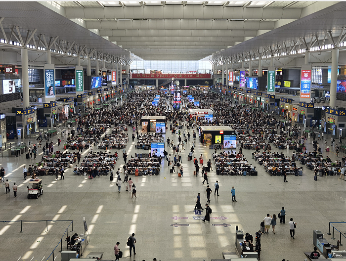 上海虹桥站候车大厅 。图片来源：上海站