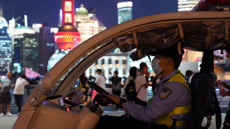 国庆长假前一夜，他们坚守在上海城市安全第一线休闲区蓝鸢梦想 - Www.slyday.coM