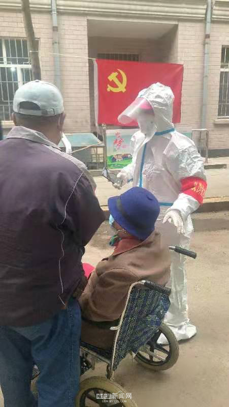 两个极端，两种抗疫力量｜60岁志愿者一天走40367步，检验科主任每天步数不过千休闲区蓝鸢梦想 - Www.slyday.coM