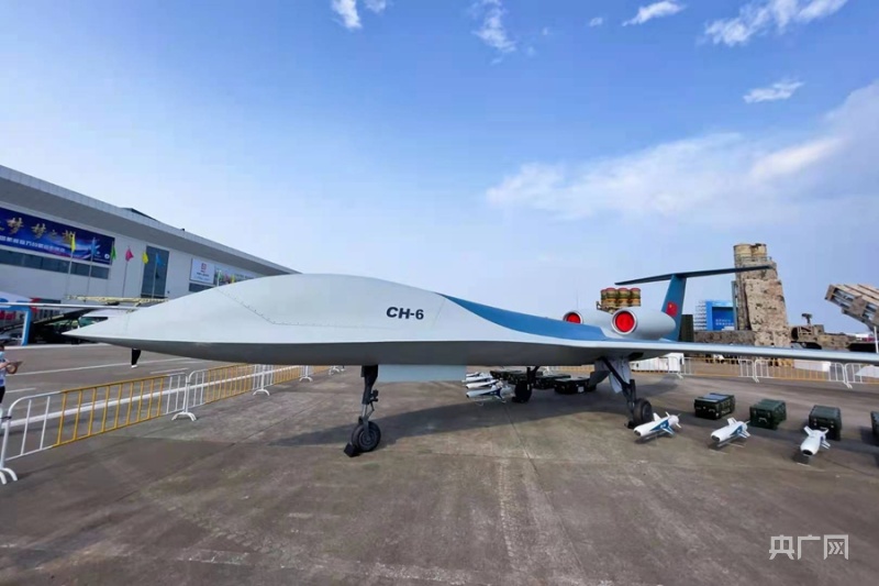 本届中国航展首次展出的彩虹-6无人机.(央广网记者 官文清摄)