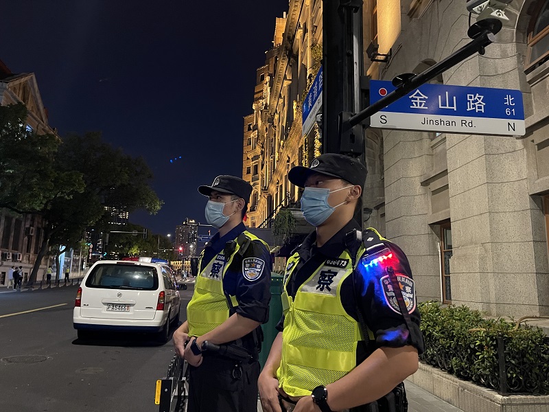 国庆长假前一夜，他们坚守在上海城市安全第一线休闲区蓝鸢梦想 - Www.slyday.coM
