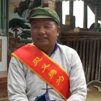 有人落水，70岁的他毫不犹豫带着儿子跳下水库救人！给这对父子点赞！休闲区蓝鸢梦想 - Www.slyday.coM