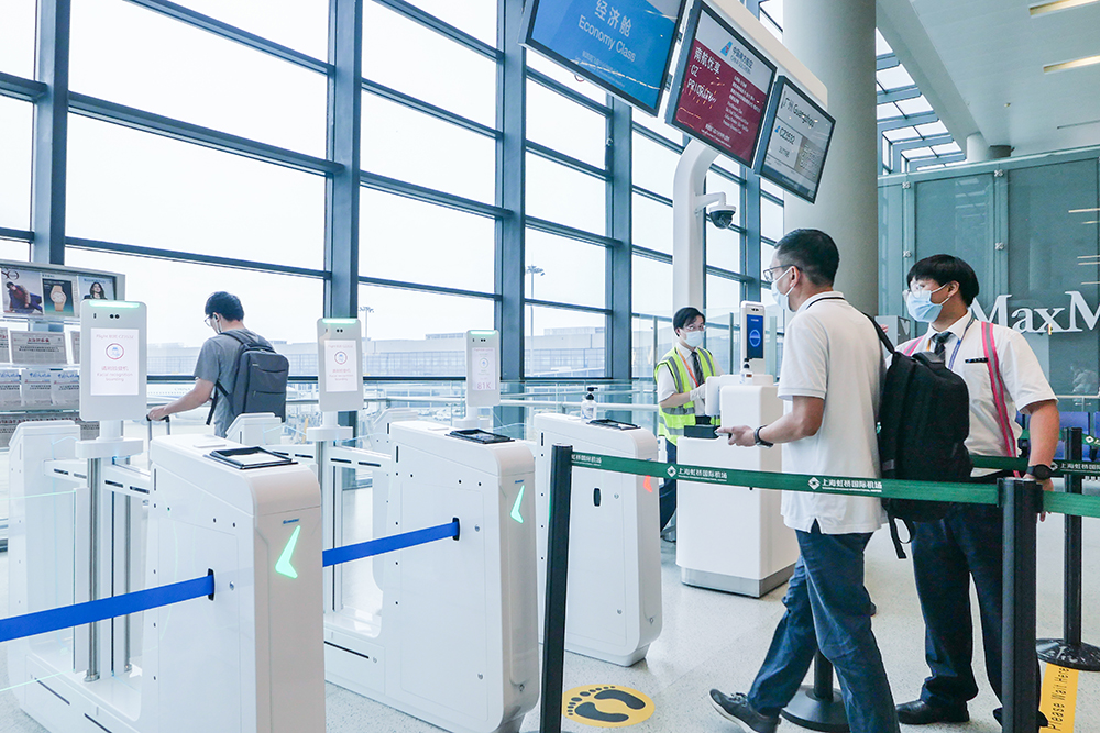 上海机场集团:国庆期间浦东虹桥两大机场客流将达160万|浦东_新浪财经