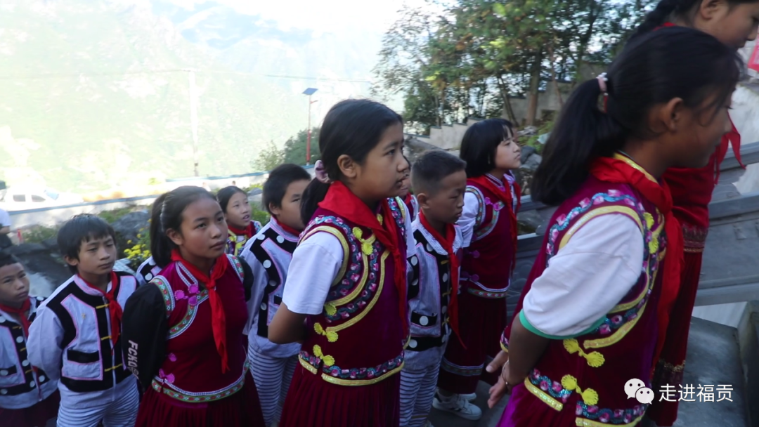 9·30烈士纪念日！福贡县缅怀革命先烈 向革命烈士敬献花篮休闲区蓝鸢梦想 - Www.slyday.coM