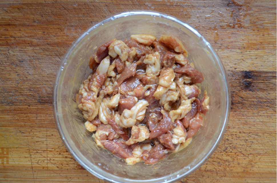 杭椒炒肉丁香辣过瘾，专治各种没有食欲的，实在是太下饭了休闲区蓝鸢梦想 - Www.slyday.coM