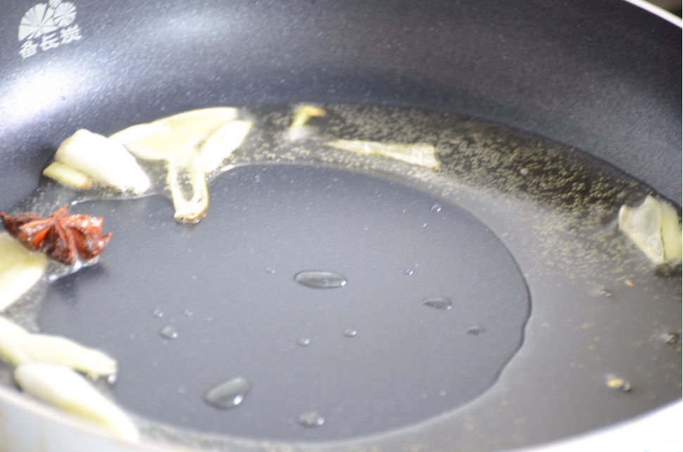 杭椒炒肉丁香辣过瘾，专治各种没有食欲的，实在是太下饭了休闲区蓝鸢梦想 - Www.slyday.coM